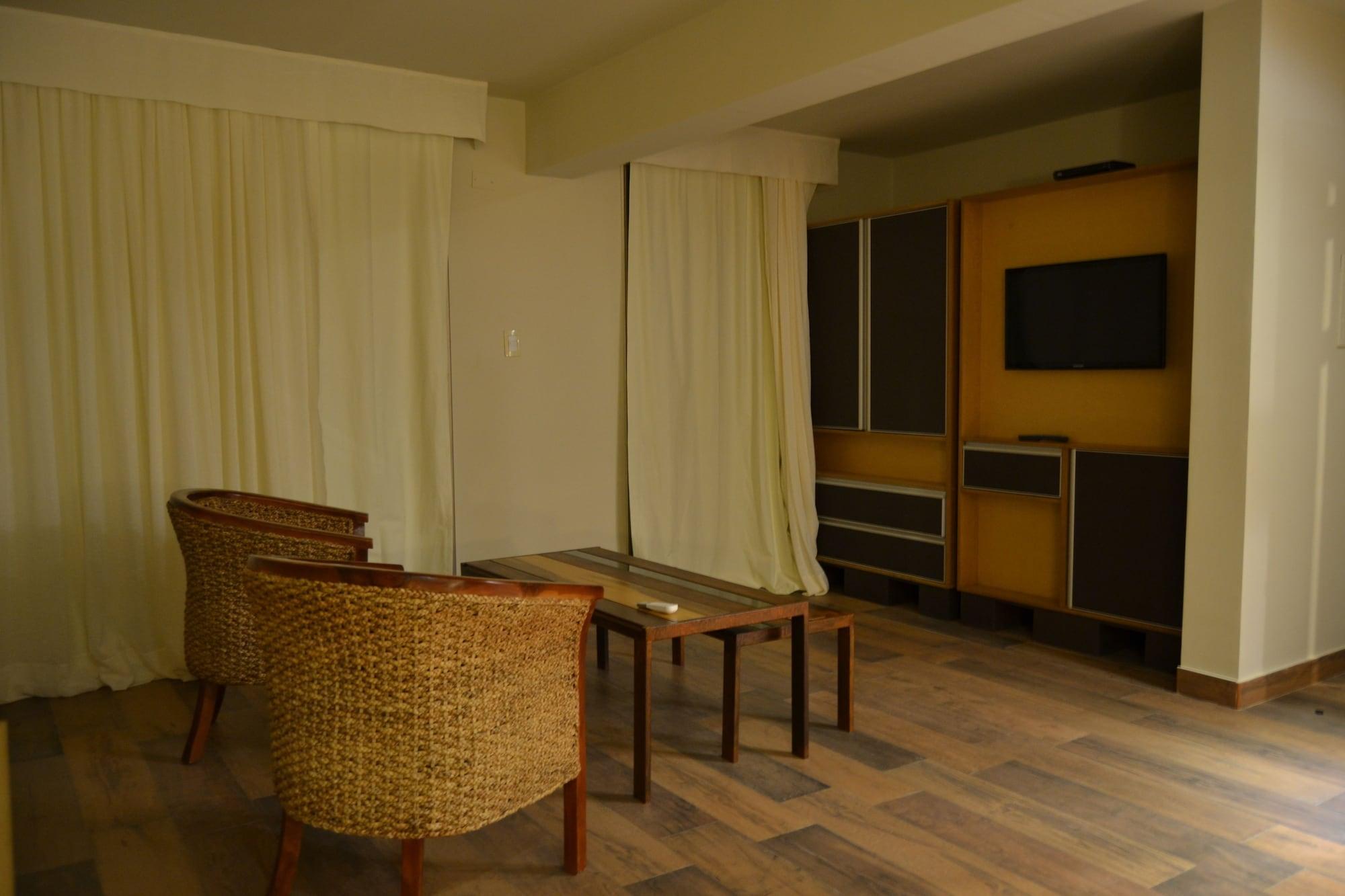 Plaza Paradiso Petit Hotel Чакрас де Кория Екстериор снимка