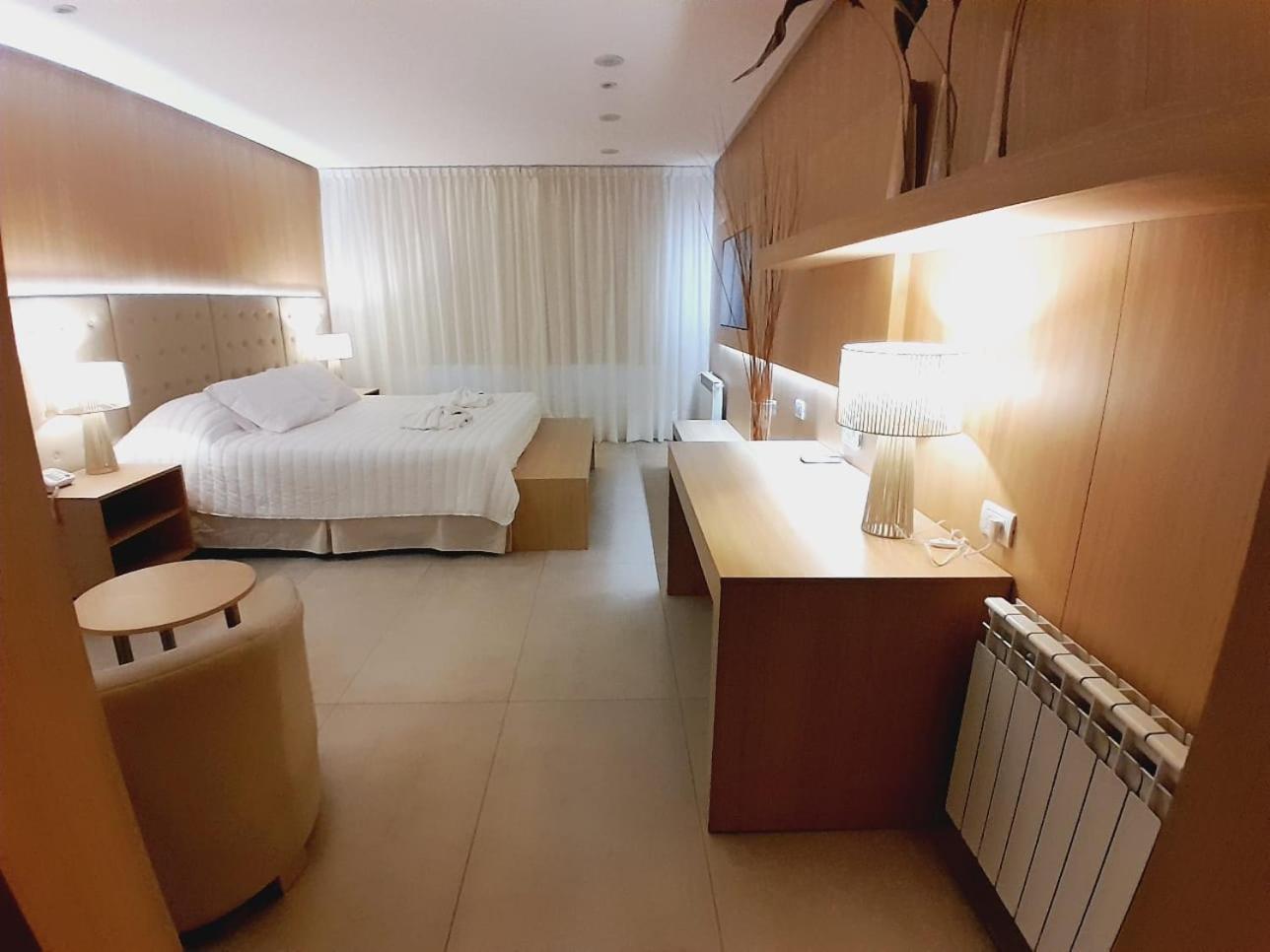 Plaza Paradiso Petit Hotel Чакрас де Кория Екстериор снимка