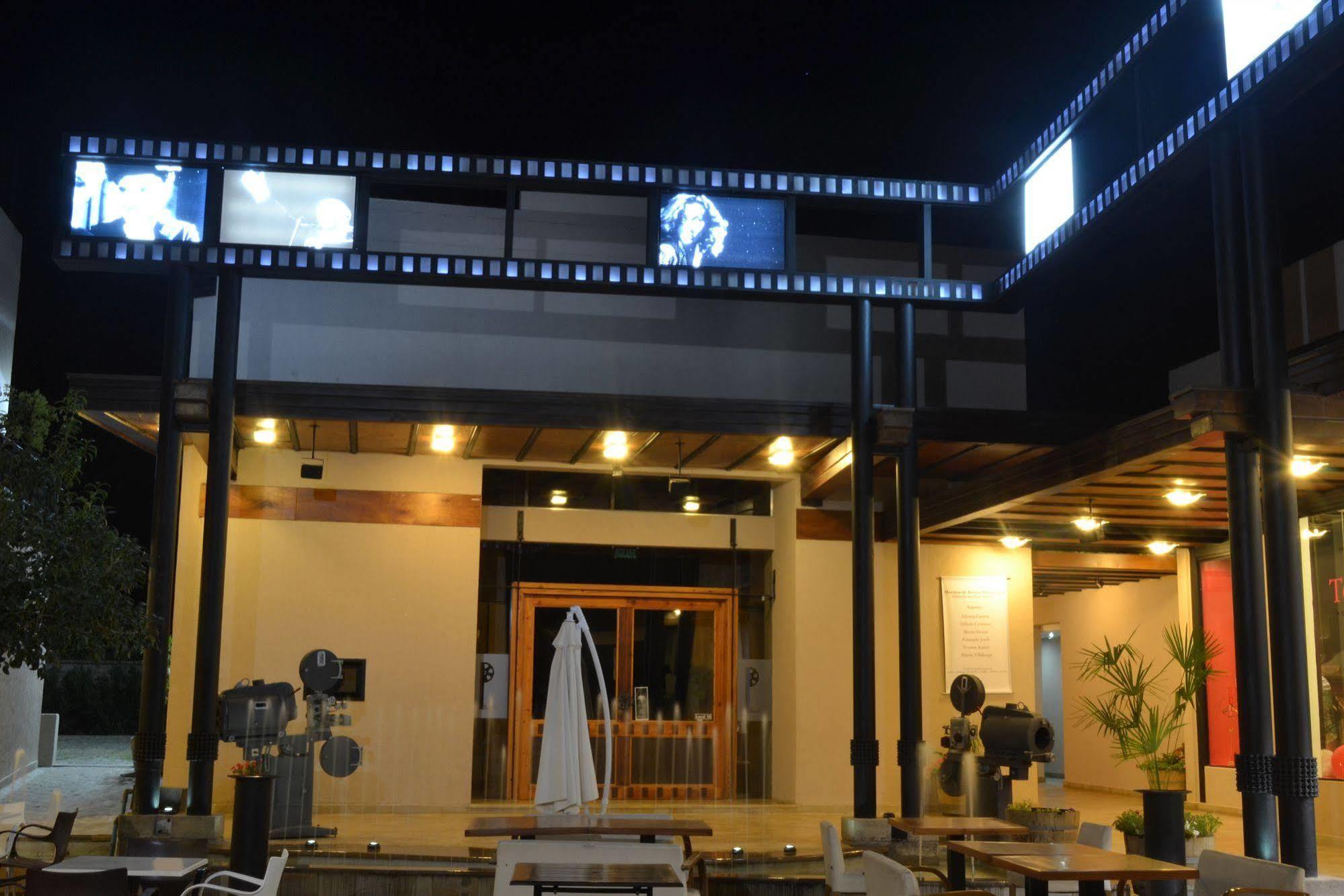 Plaza Paradiso Petit Hotel Чакрас де Кория Екстериор снимка