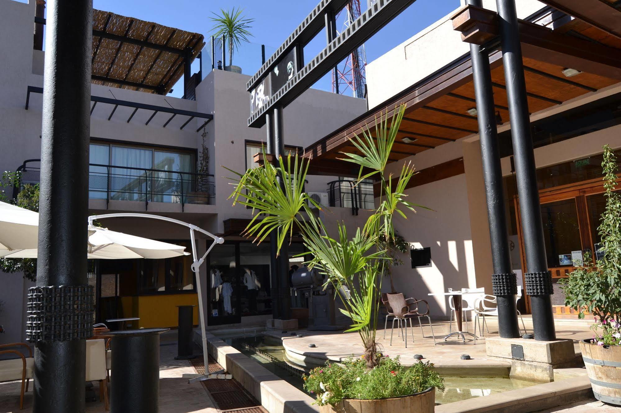 Plaza Paradiso Petit Hotel Чакрас де Кория Екстериор снимка